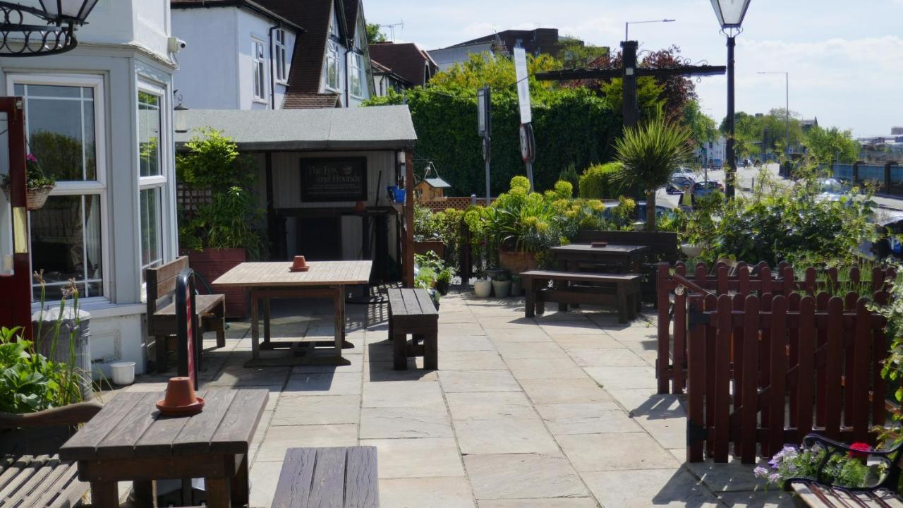 Fox & Hounds Pub Otel Long Ditton Dış mekan fotoğraf